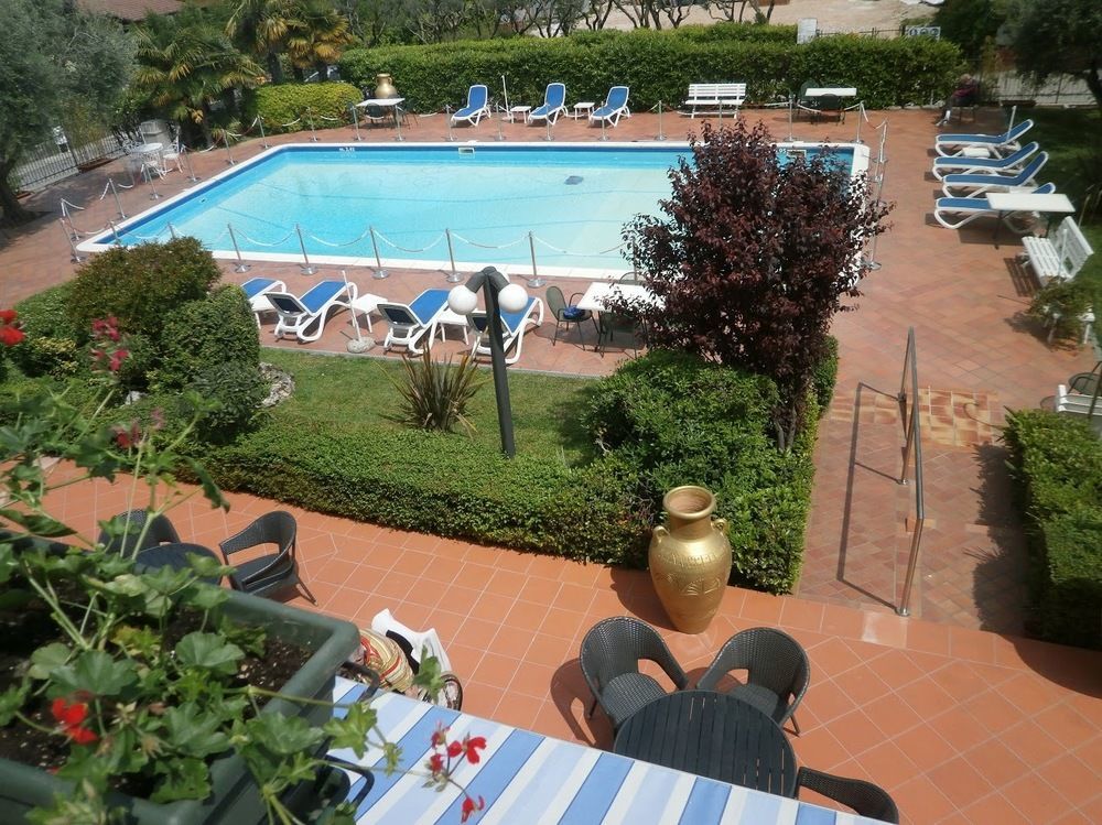 Hotel Oceano Peschiera del Garda Exterior foto